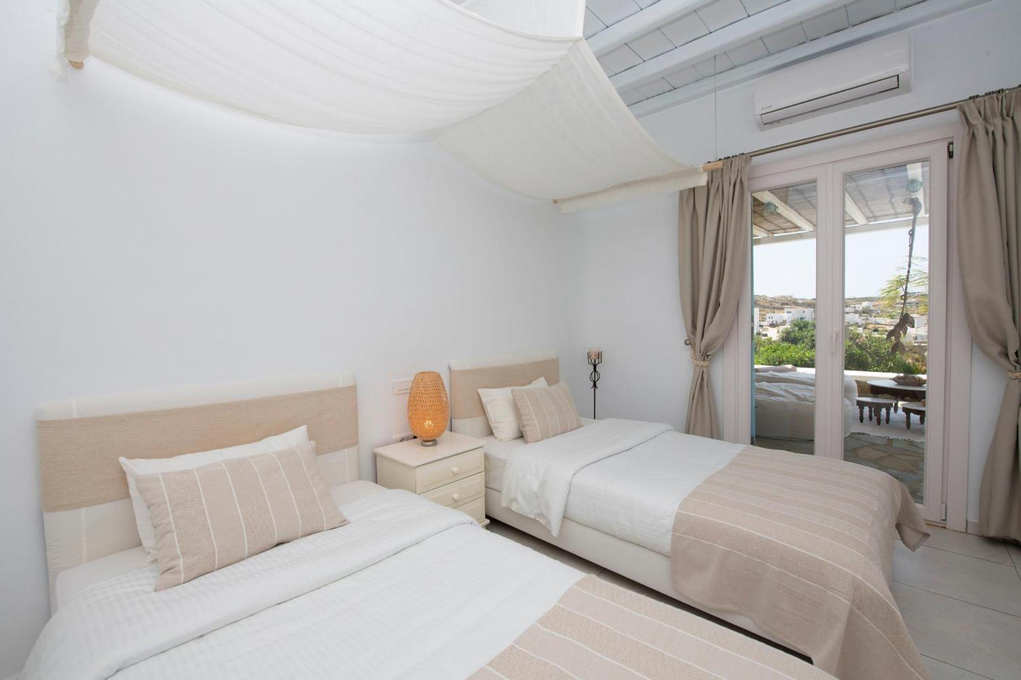 Tatiana Villa & Apartments Klouvas Buitenkant foto